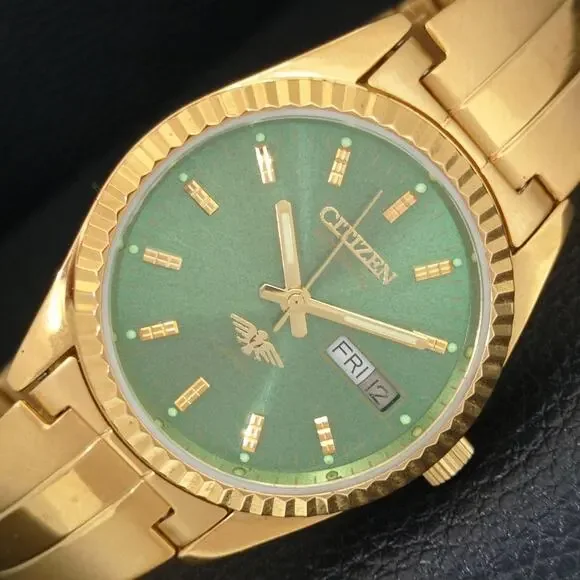 Vintage 1990 Citizen Automatic Mens Gold Watch W/daydate & Green accents - Picture 1 of 10